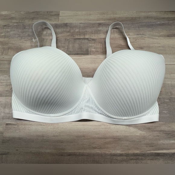 *NWOT* Pure Beauty by Rene Rofe 2 Pack Wireless Lightly Lined Bra Set Size 38DD - Picture 8 of 10